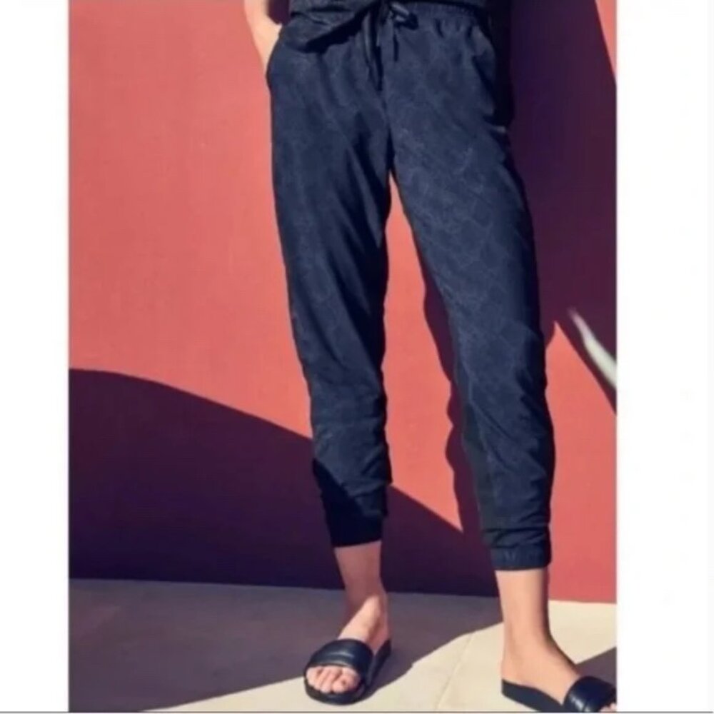 Athleta Printed Brooklyn Jogger Python Nwot - image 1